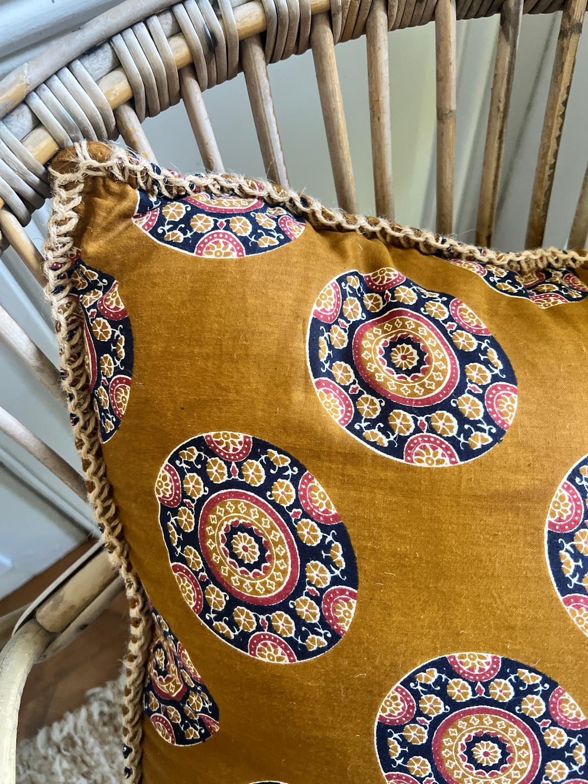 Coussin coton blockprint 50×50 cm - Jaune moutarde