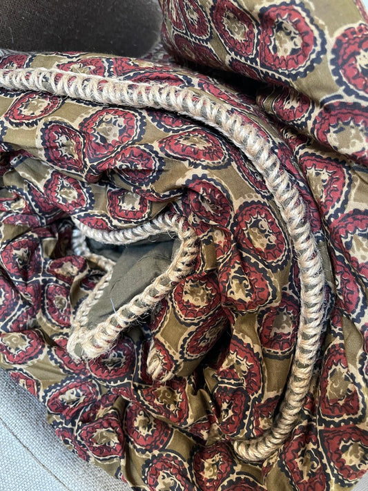 Sofa Cover vert kaki (motifs rouges et blancs) - 180x80cm