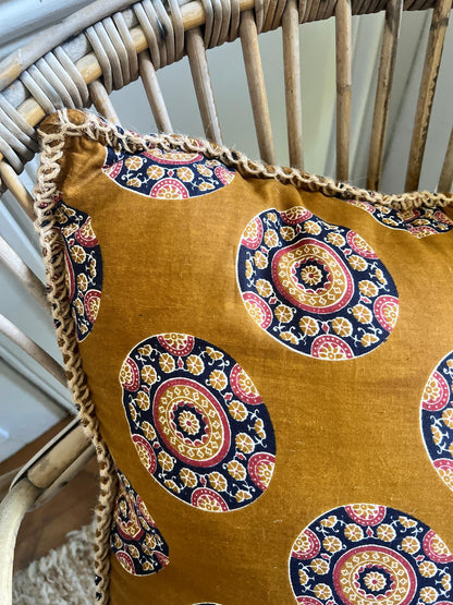 Coussin coton blockprint 50×50 cm - Jaune moutarde