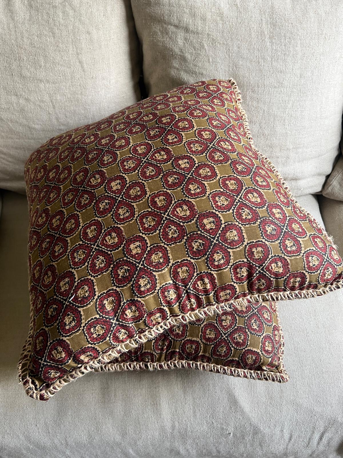 Coussin coton blockprint 50×50 cm - Ocre/Rouge